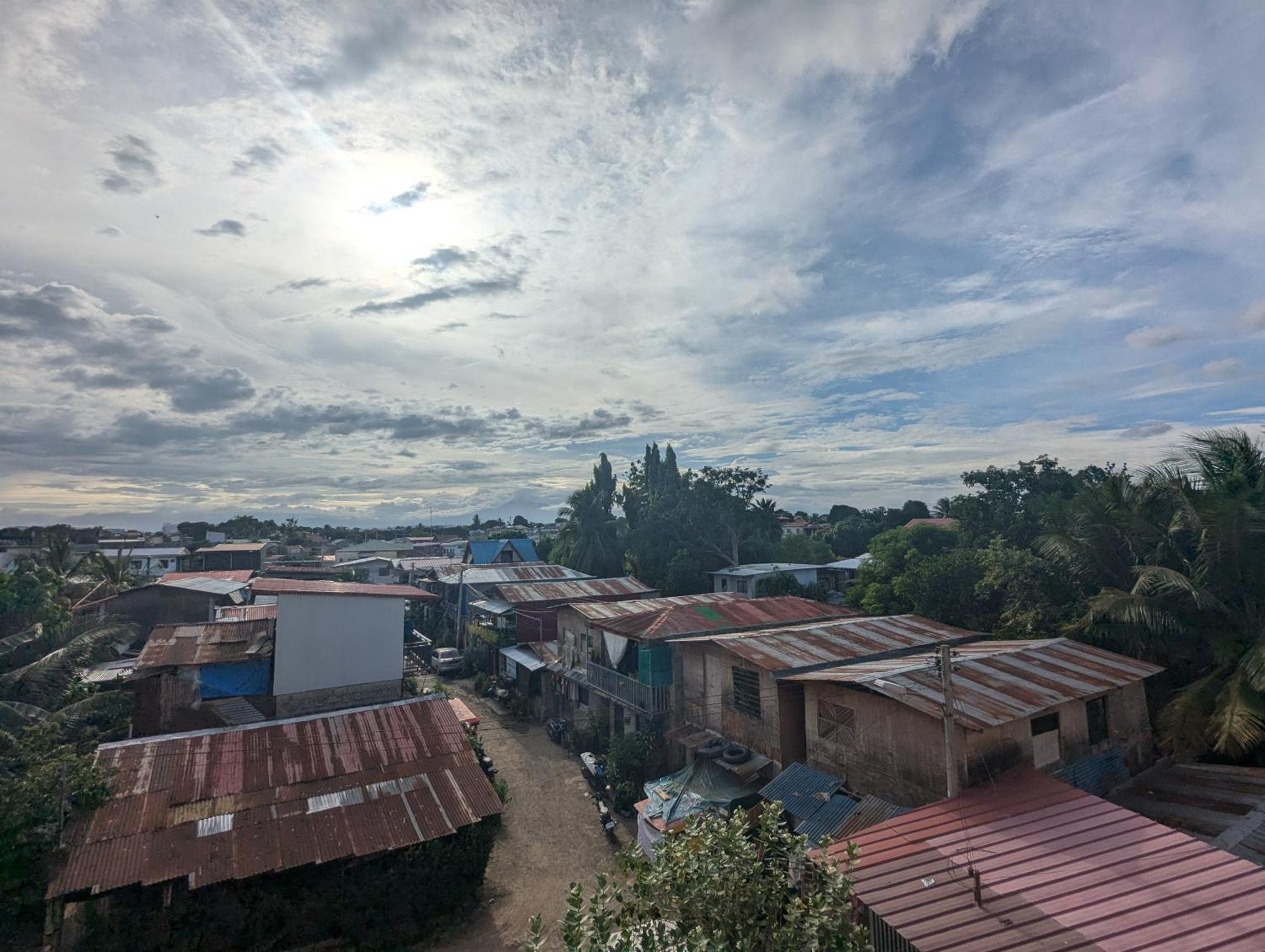 Reicondotel Arezzo Davao Номер фото